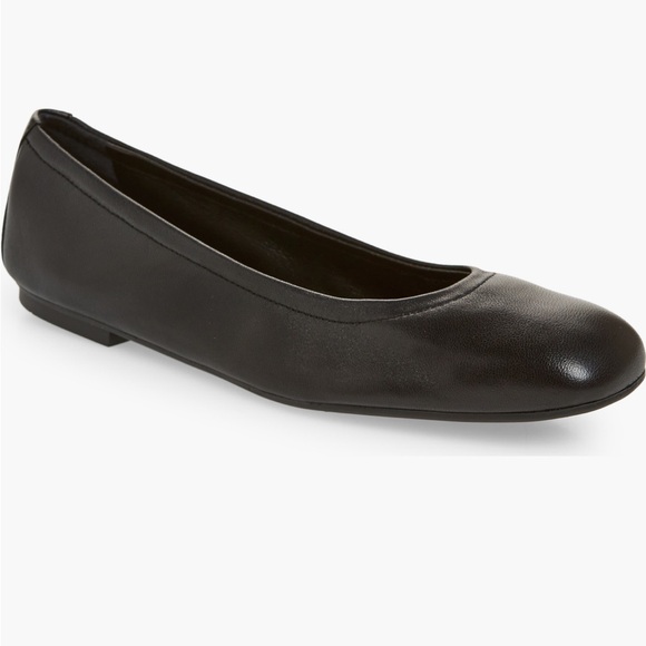 NWT Stuart Weitzman Leather Ballet Flat